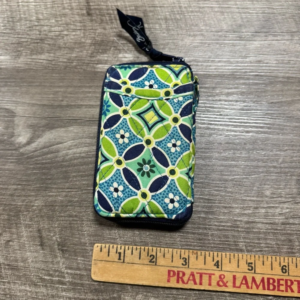 Vera Bradley Daisy Daisy Retired Pattern Wallet - Picture 4 of 6